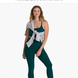 Vuori Clean Elevation Legging & Long Line Elevation Bra
Women's workout outfit